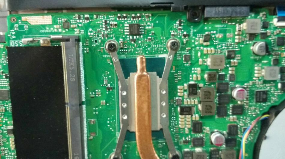 ASUS 4000u 笔记本主板高清图片 ASUS 4000u 笔记本主板高清图片