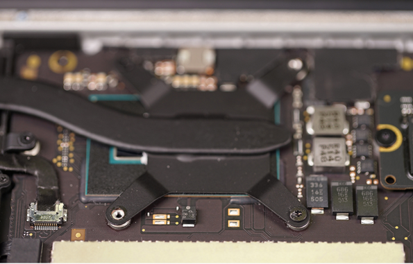 2015款苹果Macbook Pro拆机清灰涂硅脂图文过程!济南磐龙维修 2015款苹果Macbook Pro拆机清灰涂硅脂图文过程!济南磐龙维修