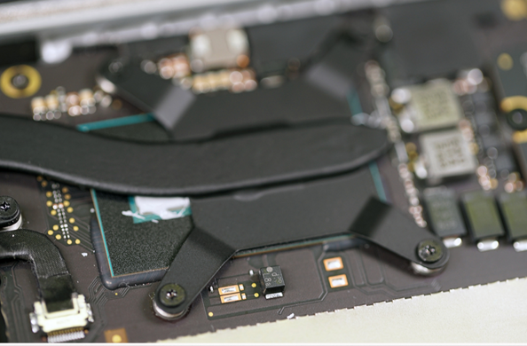 2015款苹果Macbook Pro拆机清灰涂硅脂图文过程!济南磐龙维修 2015款苹果Macbook Pro拆机清灰涂硅脂图文过程!济南磐龙维修