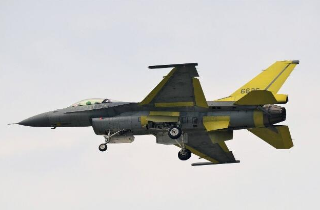 台湾当局妄想以武拒统天价购买F-16V